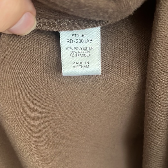 Zenana Maxi Dress. Medium - Picture 7 of 7